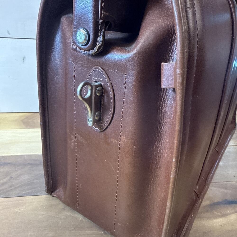 Vintage McKlein Leather Briefcase Travel Bag Brown 18x13x7 Some Scratches - Picture 13 of 16